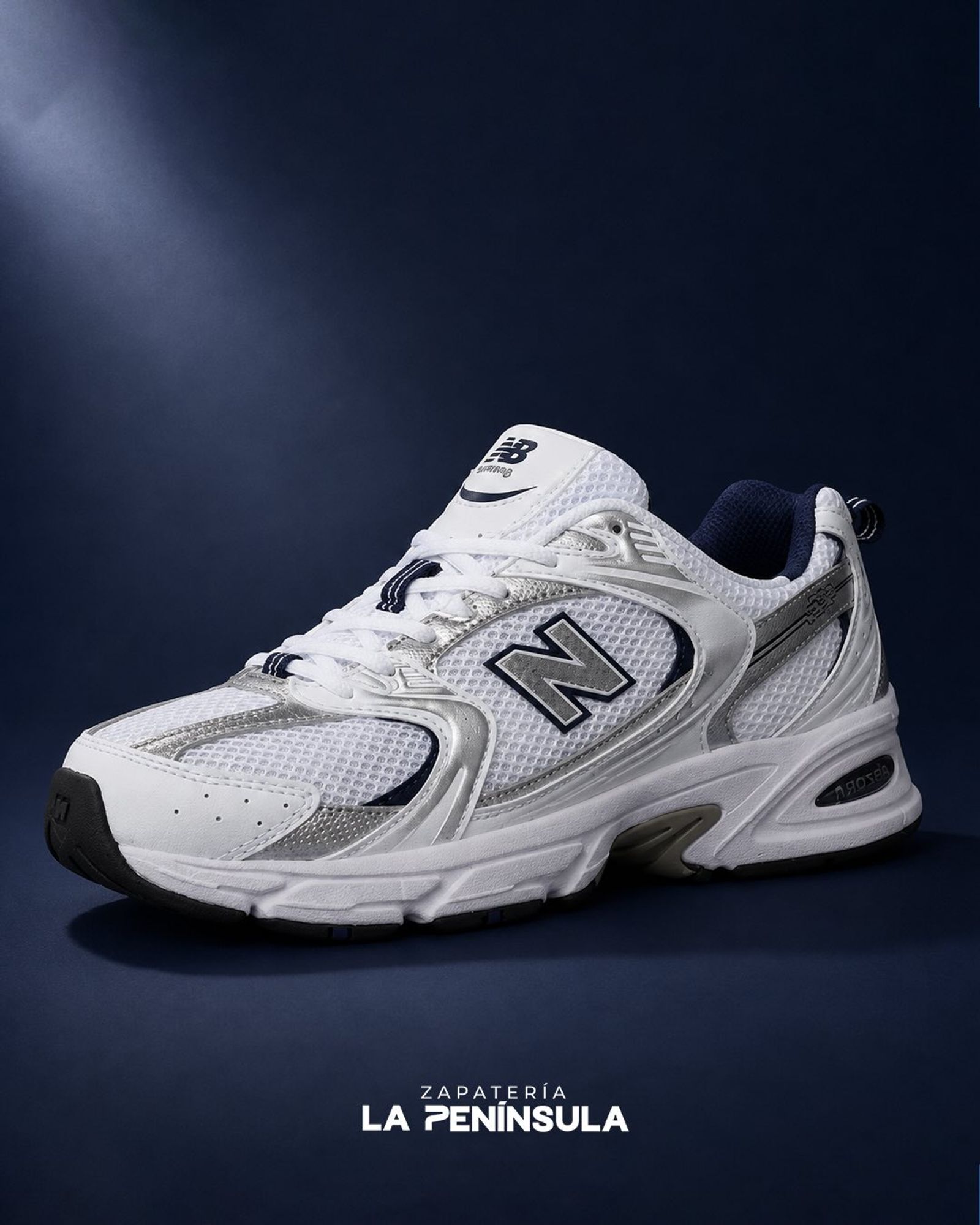 Comodidad y estilo en un solo par. 👟

Este modelo de New Balance es ideal para quienes buscan tenis ligeros, resistentes y fáciles de combinar.

¡No te quedes sin el tuyo! Con 4 sucursales en Mérida, siempre hay uno cerca de ti.✨

📍Visita la más cercana y estrena hoy. 

-

#zapaterialapeninsula #NewBlanace #tendencia #merida #yucatan