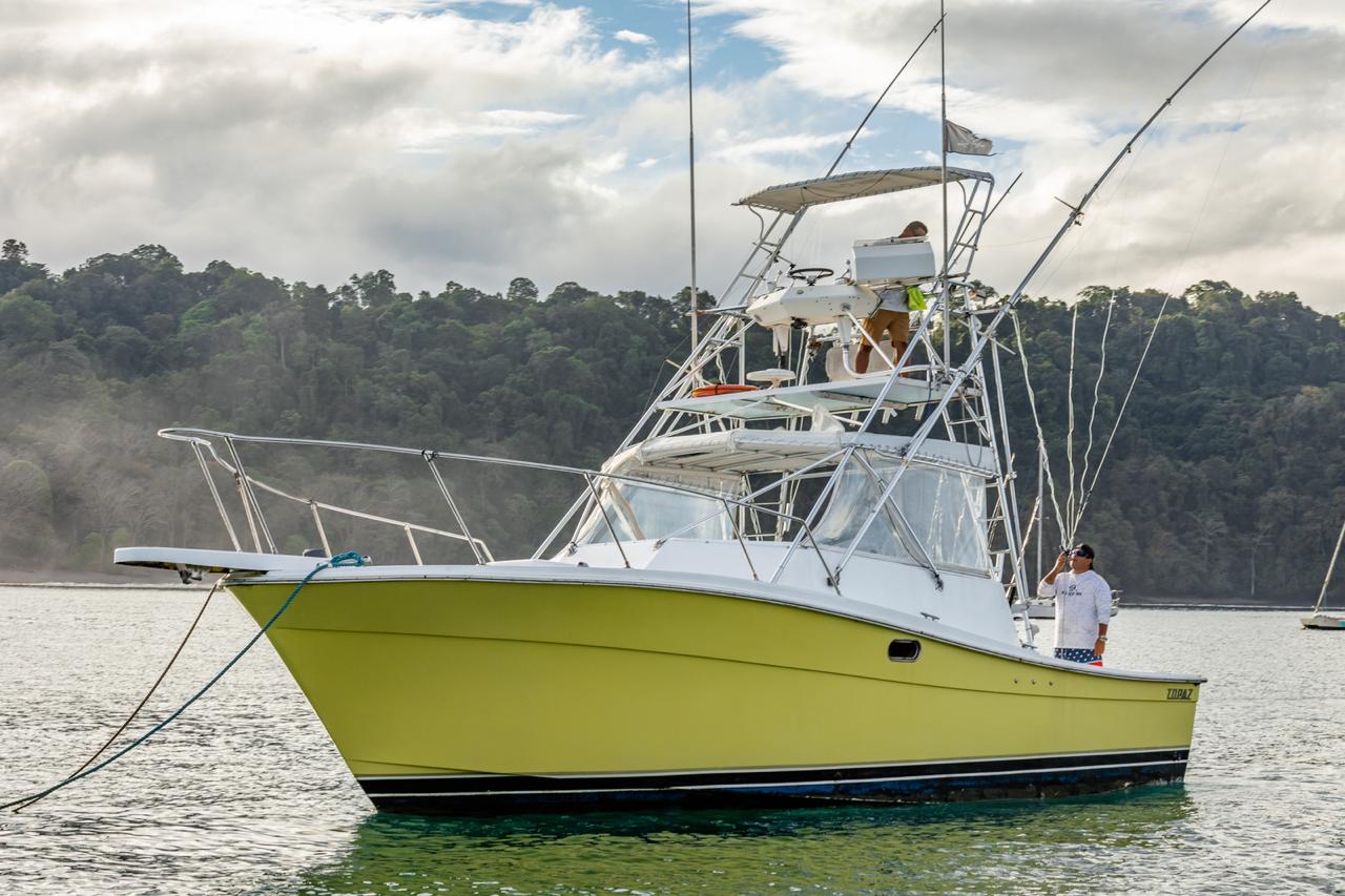 Topaz sportfishing boat in Herradura Bay, Costa Rica
