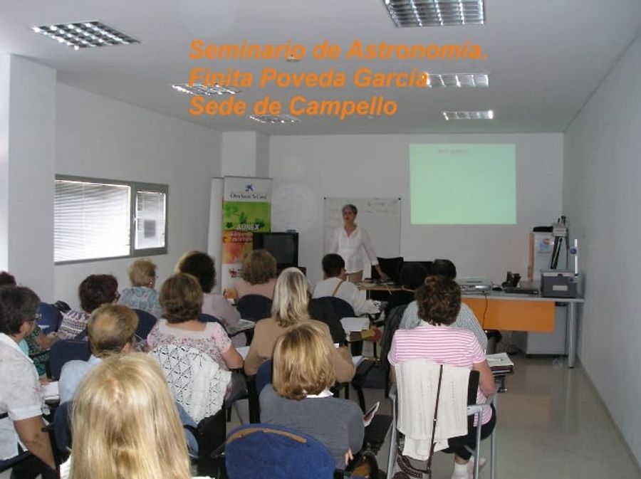 Fotografía de la actividad: Seminario de Astronomía. (2)
