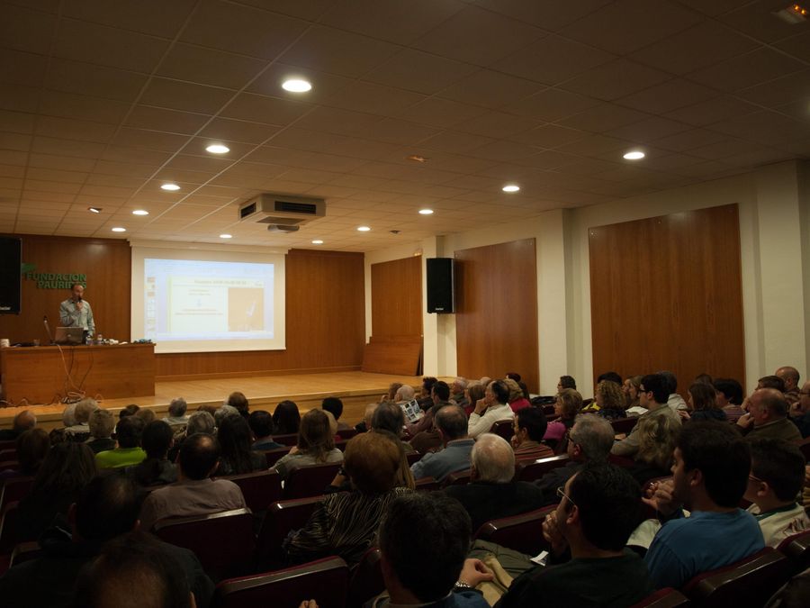 Fotografía de la actividad: Encuentros con la ciencia. Juan Senent (26)