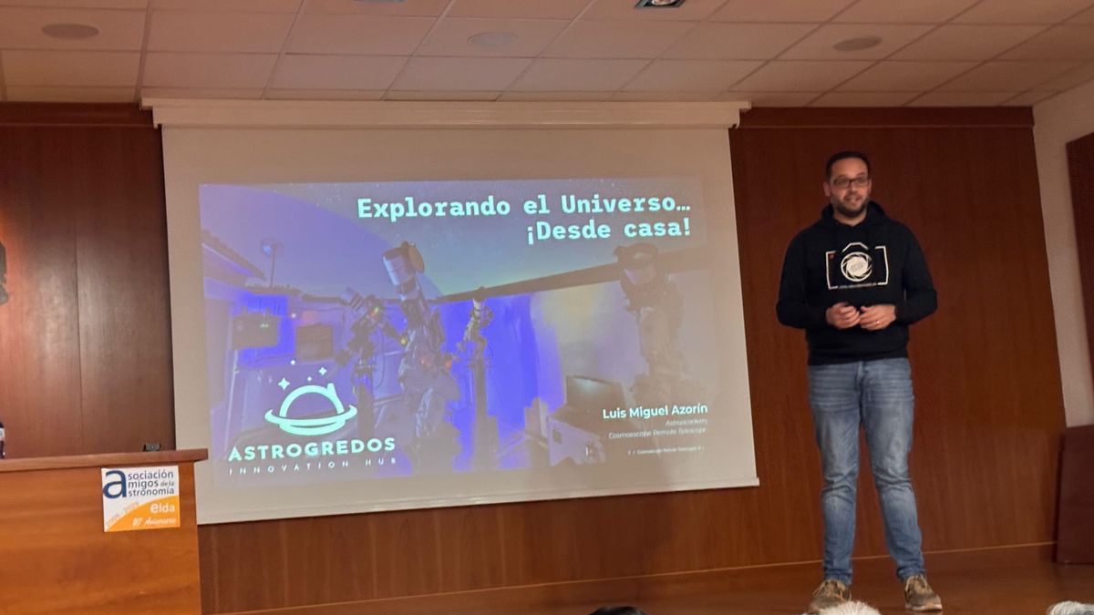 Fotografía de la actividad: Explorando el Universo desde casa