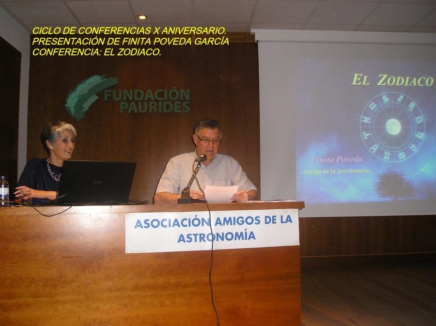 Fotografía de la actividad: Conferencia de Finita Poveda: el Zodiaco. (2)