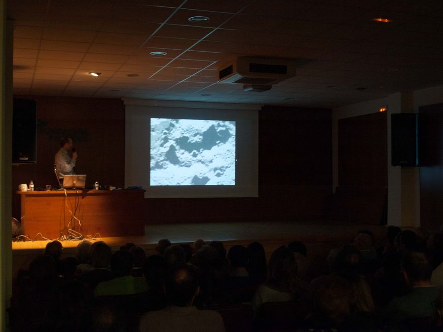 Fotografía de la actividad: Encuentros con la ciencia. Juan Senent (21)