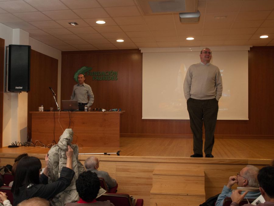 Fotografía de la actividad: Encuentros con la ciencia. Juan Senent (4)