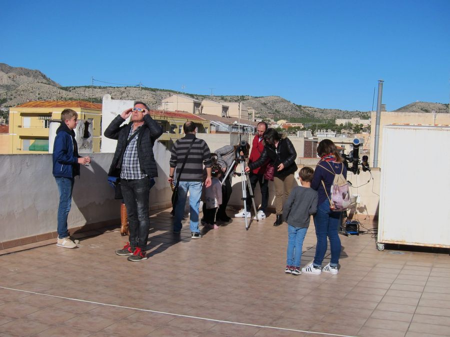 Fotografía de la actividad: Observación Solar desde la terraza de la Fundación Paurides (3)