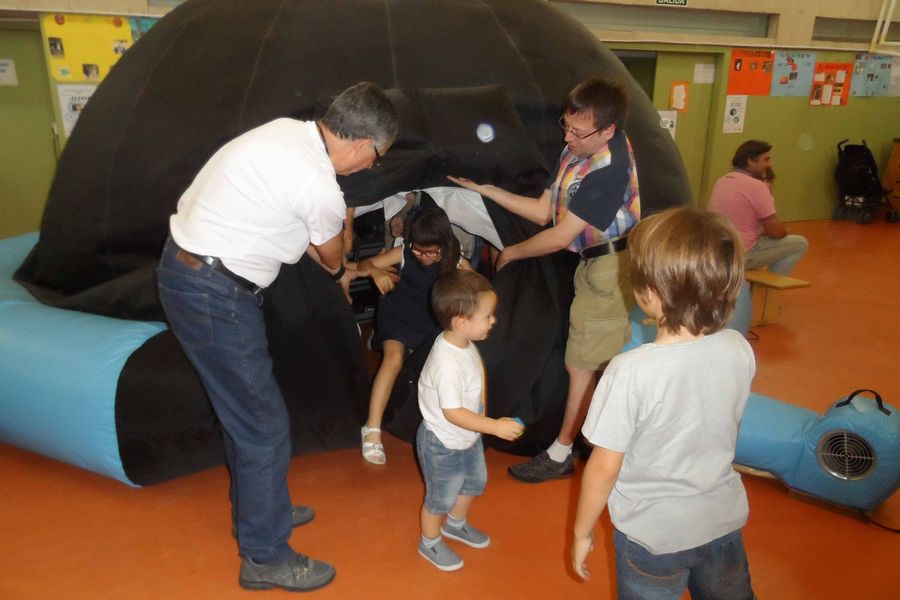 Fotografía de la actividad: Un paseo por las Estrellas de la mano de la Asociación de Amigos de la Astronomía de Elda, el Colegio Padre Manjón y la Obra Social "La Caixa" (14)