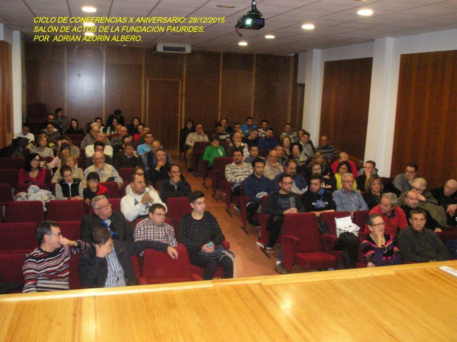 Fotografía de la actividad: ÉXITO DE LA CONFERENCIA DE ADRIÁN AZORÍN. (1)
