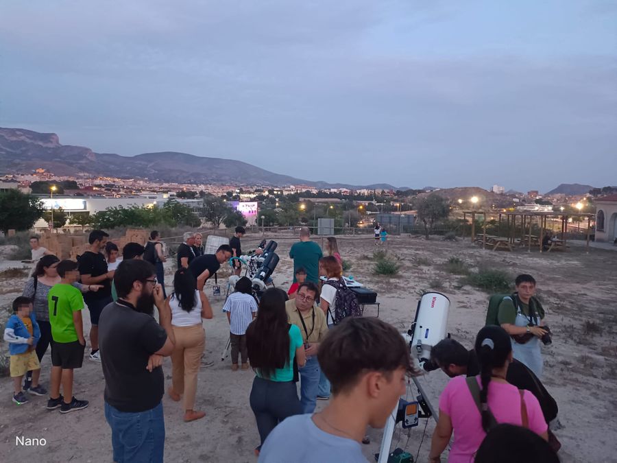 Fotografía de la actividad: ¡Una noche mágica observando la luna! (8)