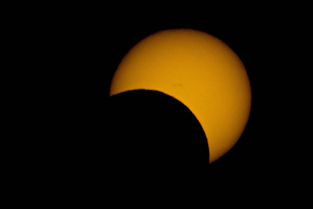 Fotografía de la actividad: Eclipse Solar parcial del día 4 de enero