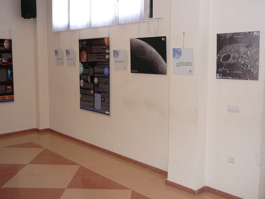 Fotografía de la actividad: Exposición: Perito en Lunas (3)