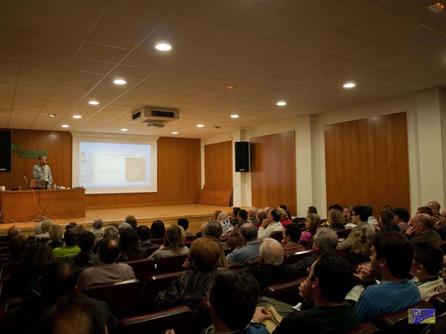 Fotografía de la actividad: Encuentros con la ciencia. Juan Senent (25)