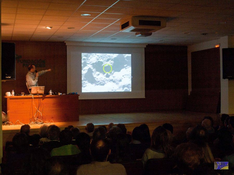 Fotografía de la actividad: Encuentros con la ciencia. Juan Senent (22)