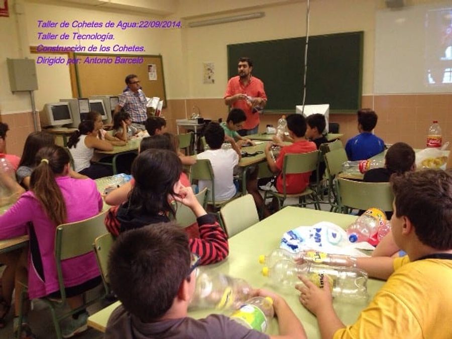 Fotografía de la actividad: Taller de cohetes de agua en el I.E.S. Valle de Elda (1)