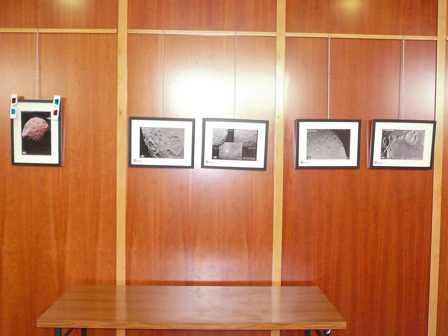 Fotografía de la actividad: Exposición: Perito en Lunas (8)