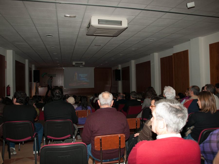 Fotografía de la actividad: Encuentros con la ciencia. Juan Senent (19)