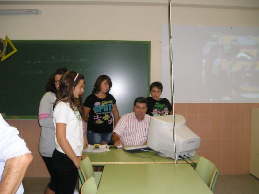 Fotografía de la actividad: Taller de Robótica en IES Valle de Elda (5)