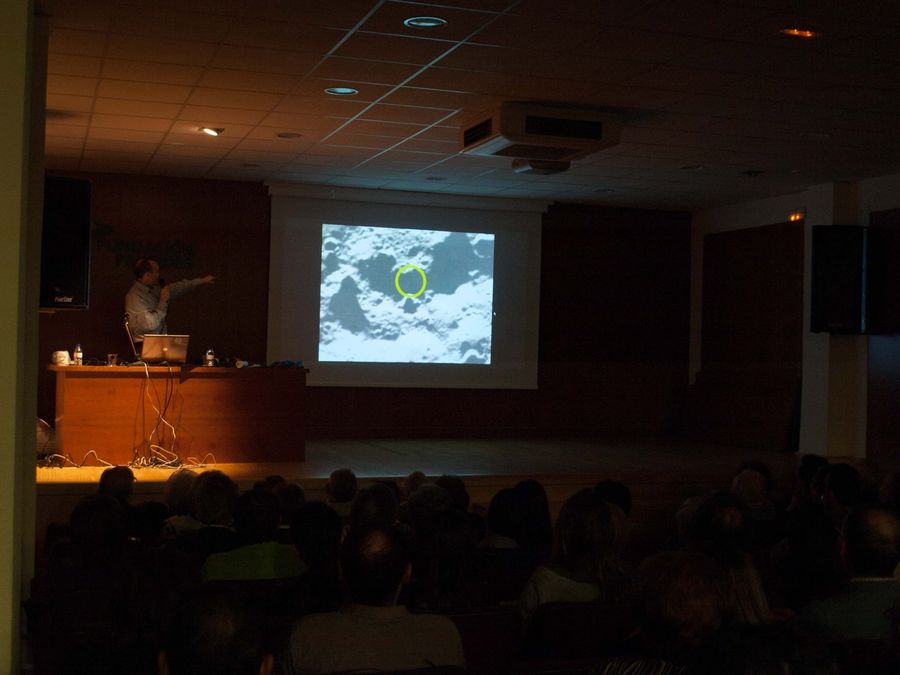 Fotografía de la actividad: Encuentros con la ciencia. Juan Senent (23)