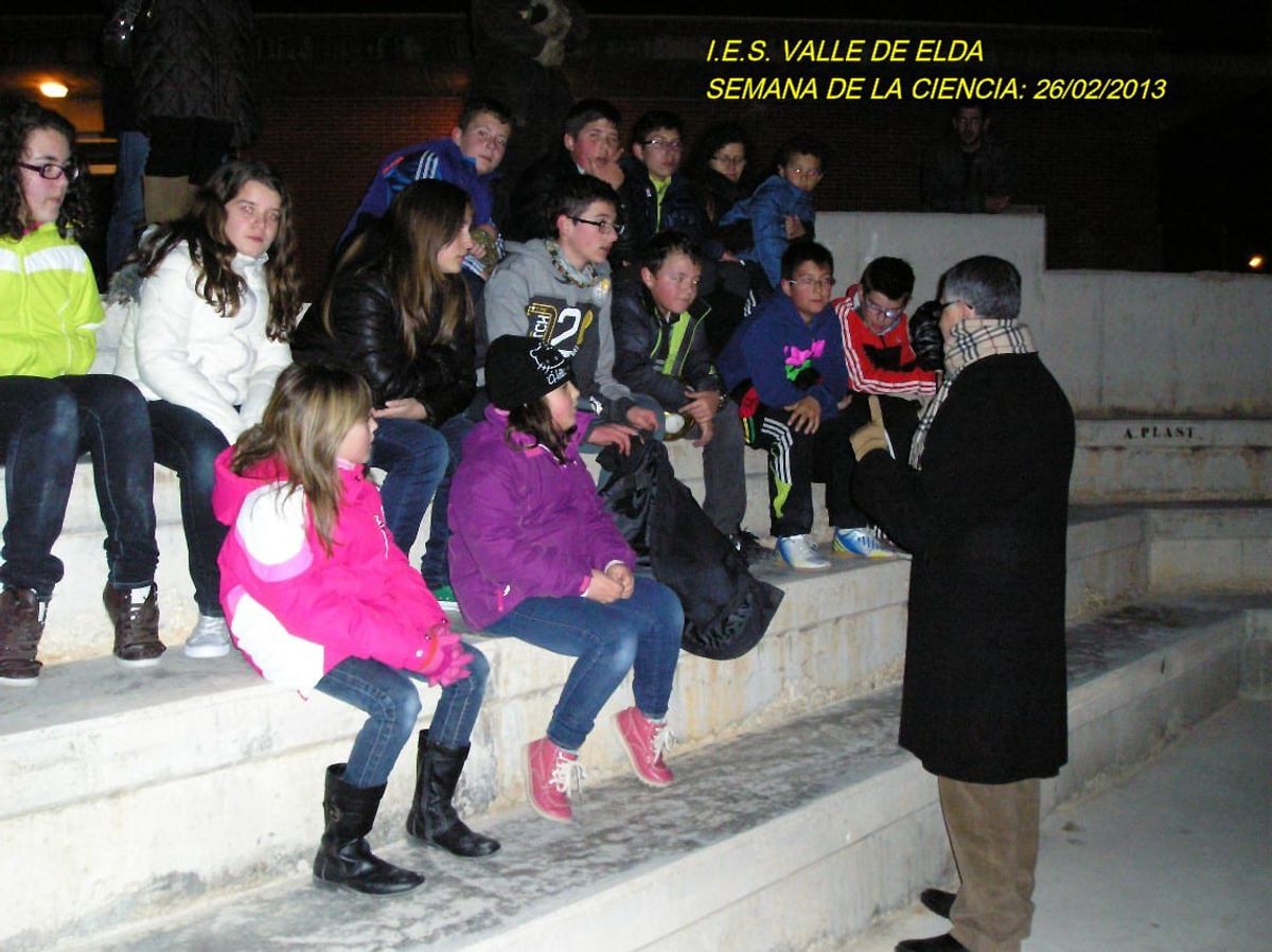 Fotografía de la actividad: Colaboración con el I.E.S. Valle de Elda en su Semana de la Ciencia