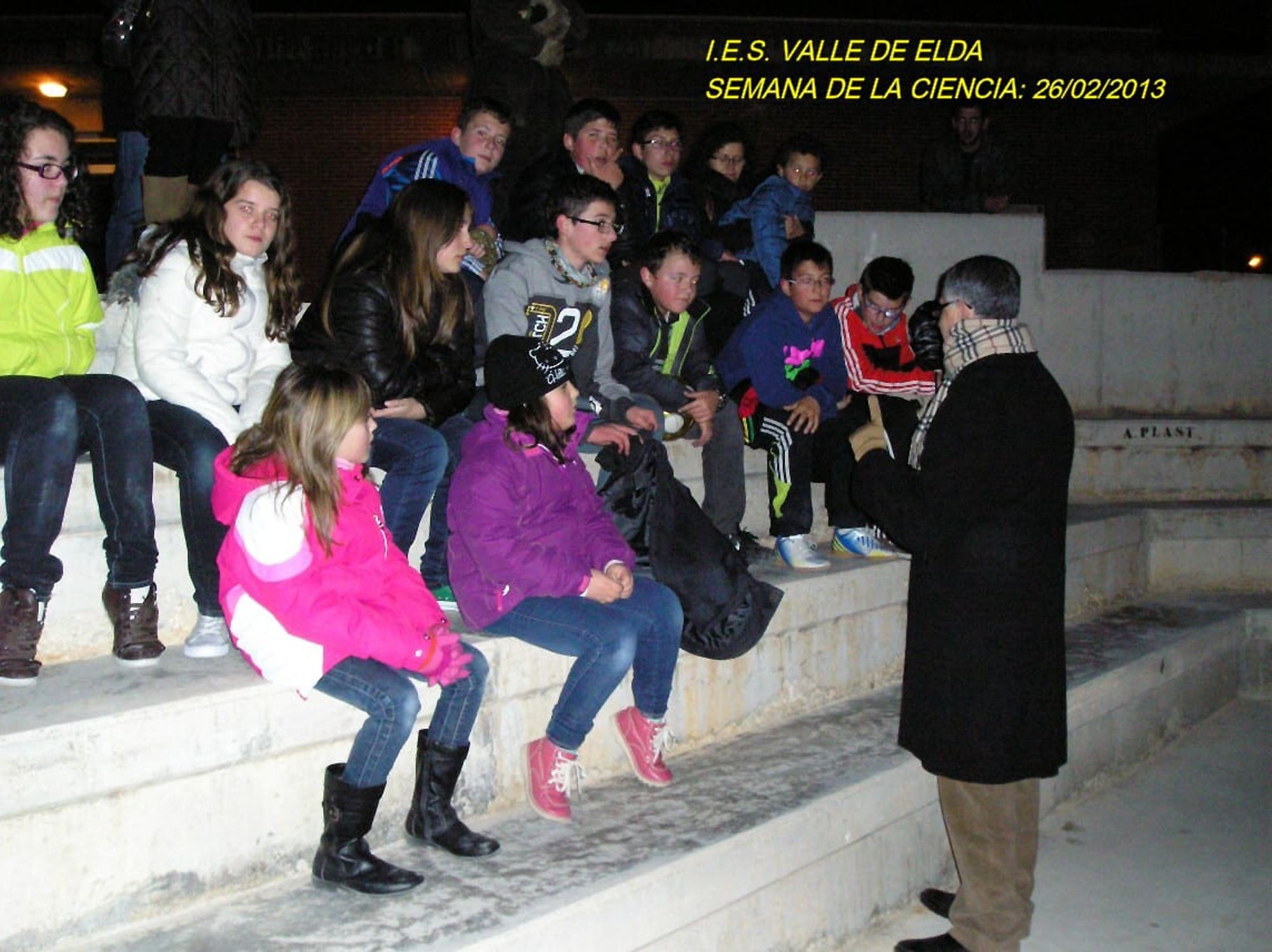 Fotografía de la actividad: Colaboración con el I.E.S. Valle de Elda en su Semana de la Ciencia