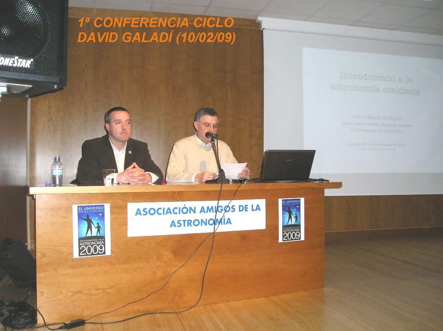 Fotografía de la actividad: Conferencia del astrofísico David Galadí: 10/02/2009 (1)