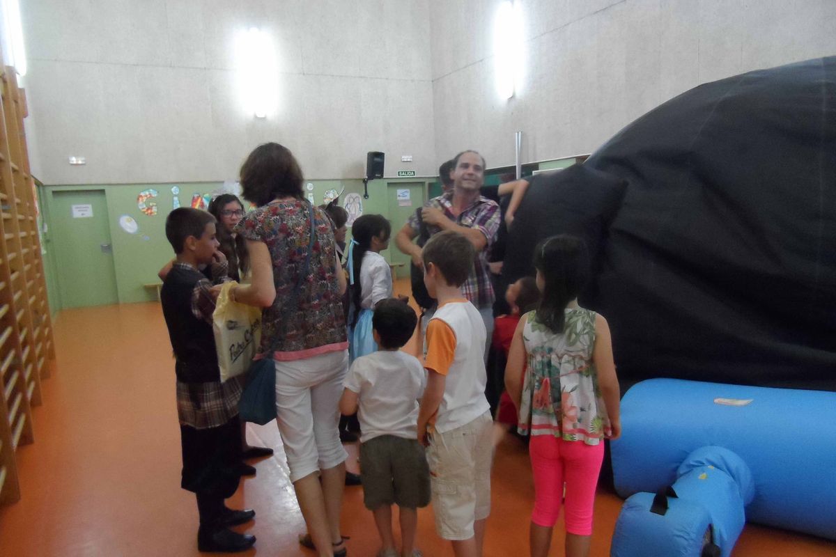 Fotografía de la actividad: Un paseo por las Estrellas de la mano de la Asociación de Amigos de la Astronomía de Elda, el Colegio Padre Manjón y la Obra Social "La Caixa"