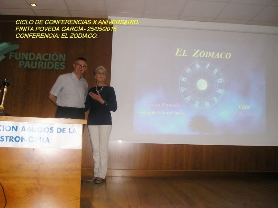 Fotografía de la actividad: Conferencia de Finita Poveda: el Zodiaco. (1)