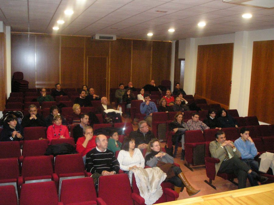 Fotografía de la actividad: Hablemos de Astronomía. Finita Poveda (1)