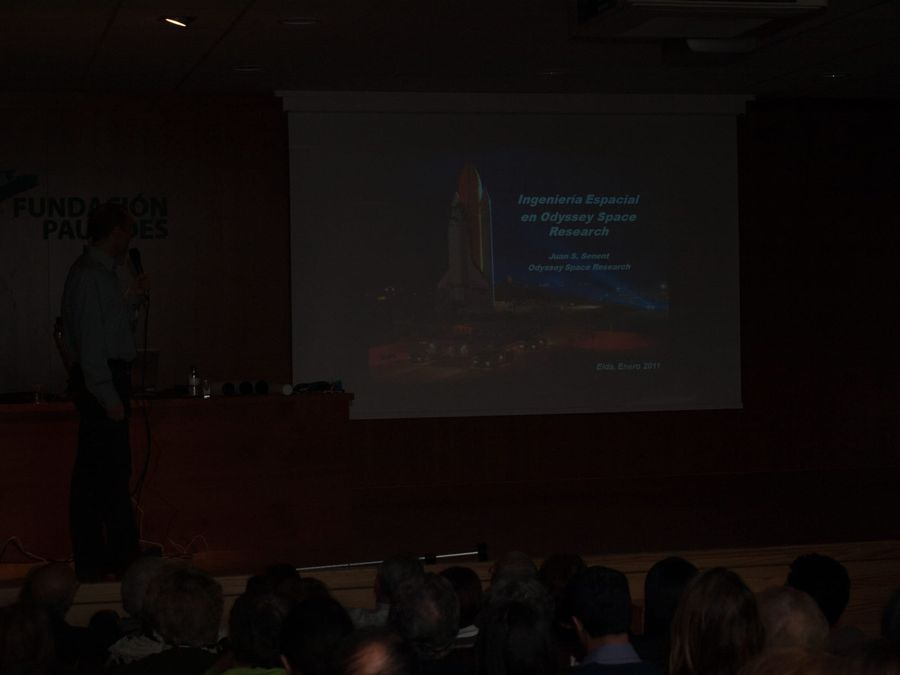 Fotografía de la actividad: Encuentros con la ciencia. Juan Senent (17)