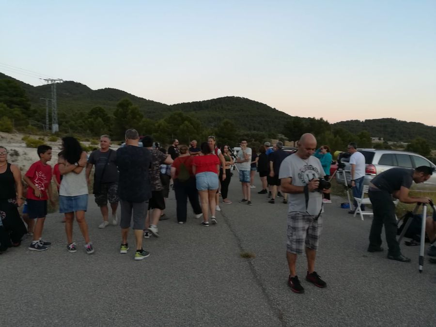 Fotografía de la actividad: Observación del eclipse con luna roja más largo del siglo XXI en el Xorret de Catí (4)