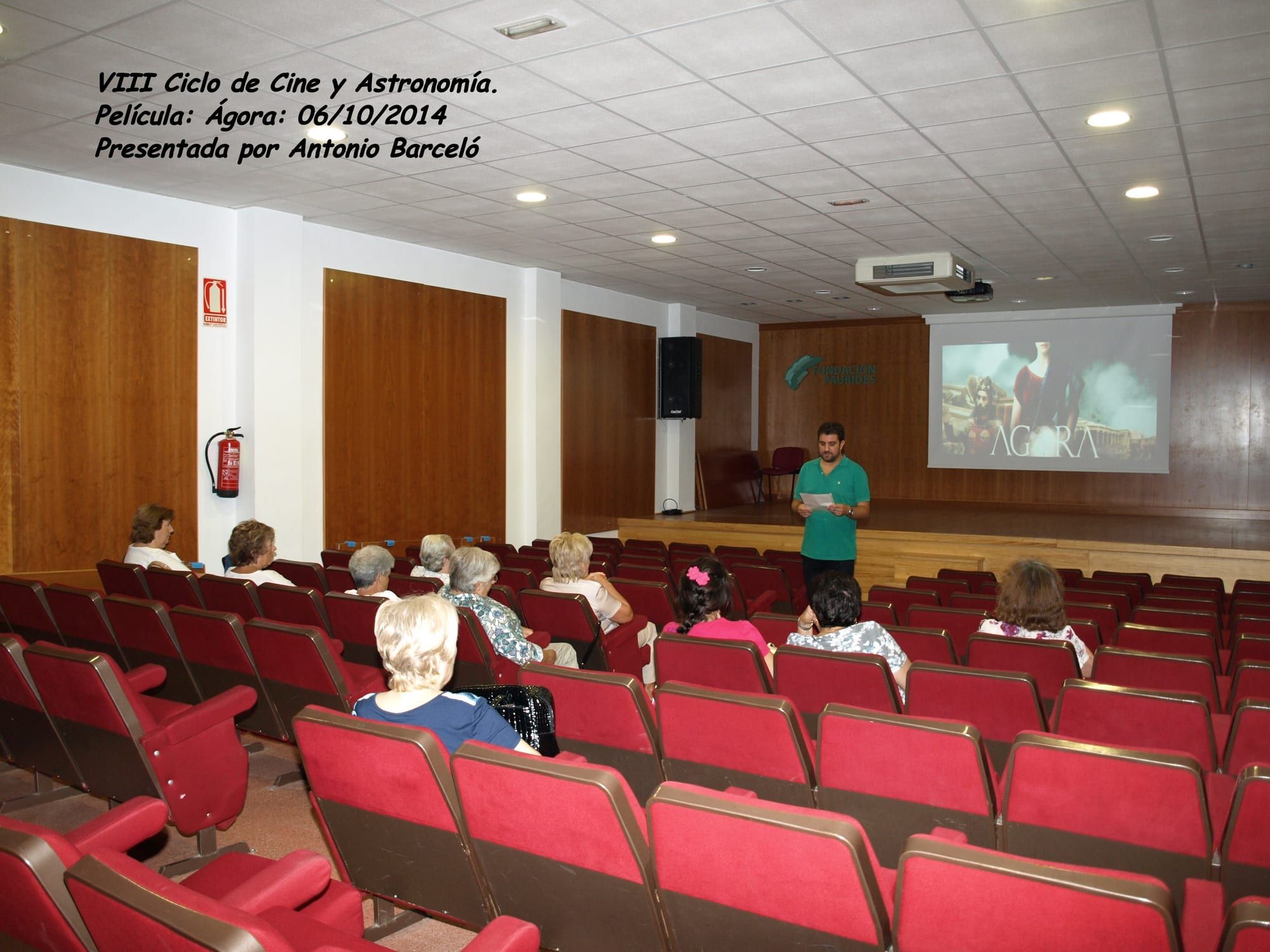 Fotografía de la actividad: IX Ciclo Cine y Astronomía. Año 2014.