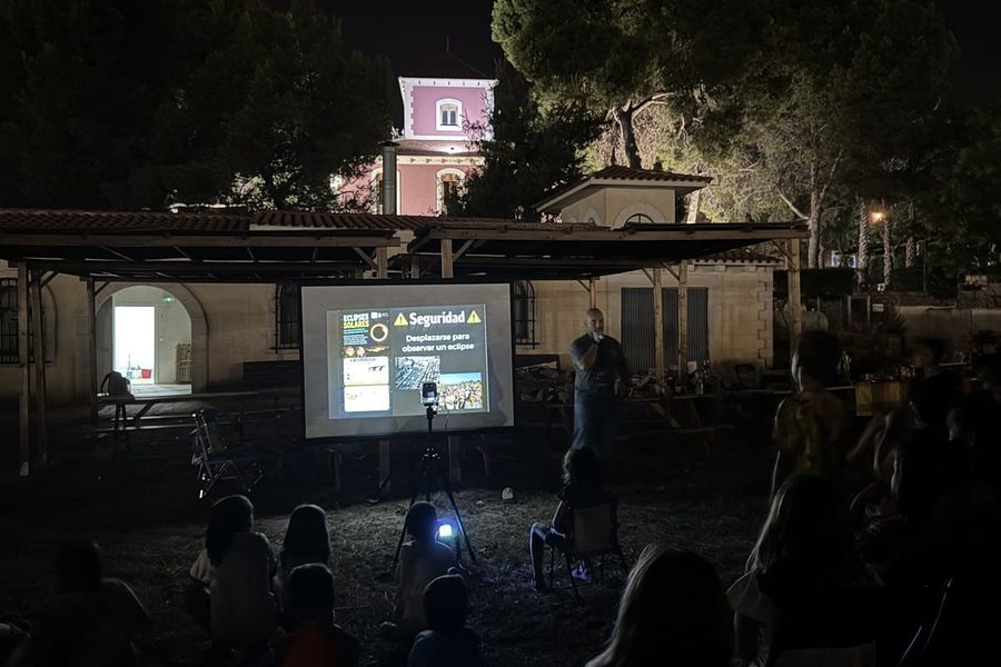 Fotografía de la actividad: Una cena bajo las estrellas en la Casa Colorá de Elda (21)