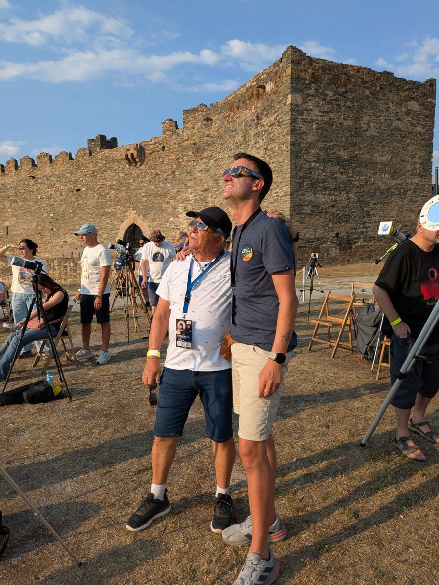 Observando el eclipse en comunidad