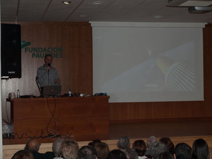 Fotografía de la actividad: Encuentros con la ciencia. Juan Senent (24)