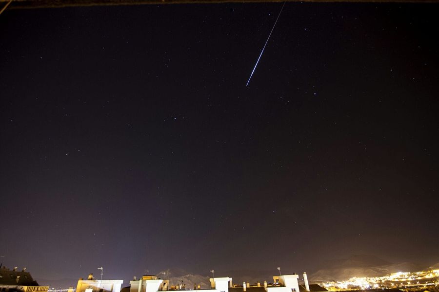 Fotografía de la actividad: Los Amigos de la Astronomía reúnen a más de 100 personas para observar las Perseidas. (1)