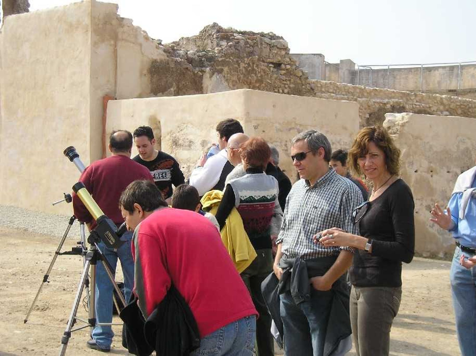 Fotografía de la actividad: Observación Solar desde el Castillo de Elda: 04/04/2009