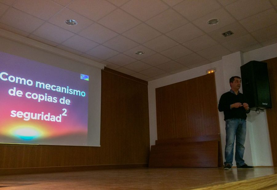 Fotografía de la actividad: Conferencia de Antonio Corbí: 23/03/2015 (3)