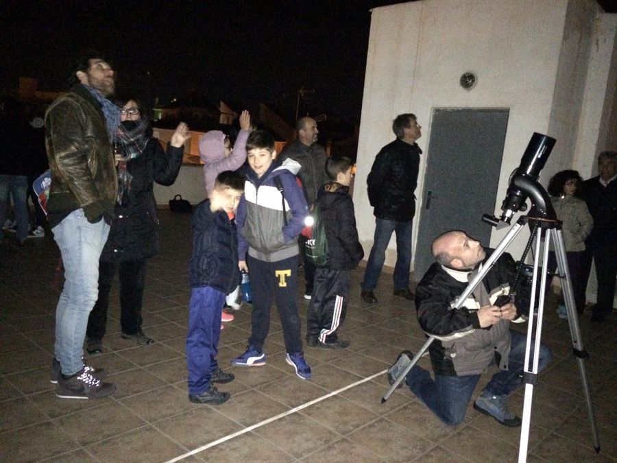 Fotografía de la actividad: Primera Noche de Estrellas del año 2016 desde la terraza de la Fundación Paurides (1)