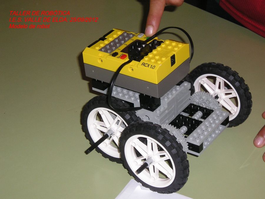 Fotografía de la actividad: Taller de Robótica en IES Valle de Elda (2)