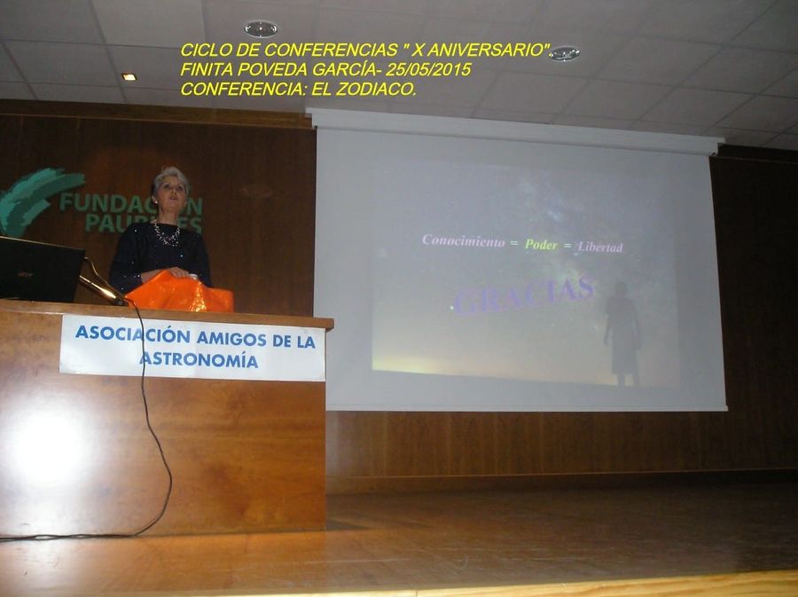 Fotografía de la actividad: Conferencia de Finita Poveda: el Zodiaco. (3)