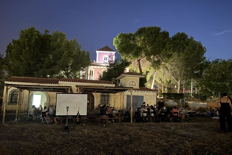 Fotografía de la actividad: Una cena bajo las estrellas en la Casa Colorá de Elda (3)