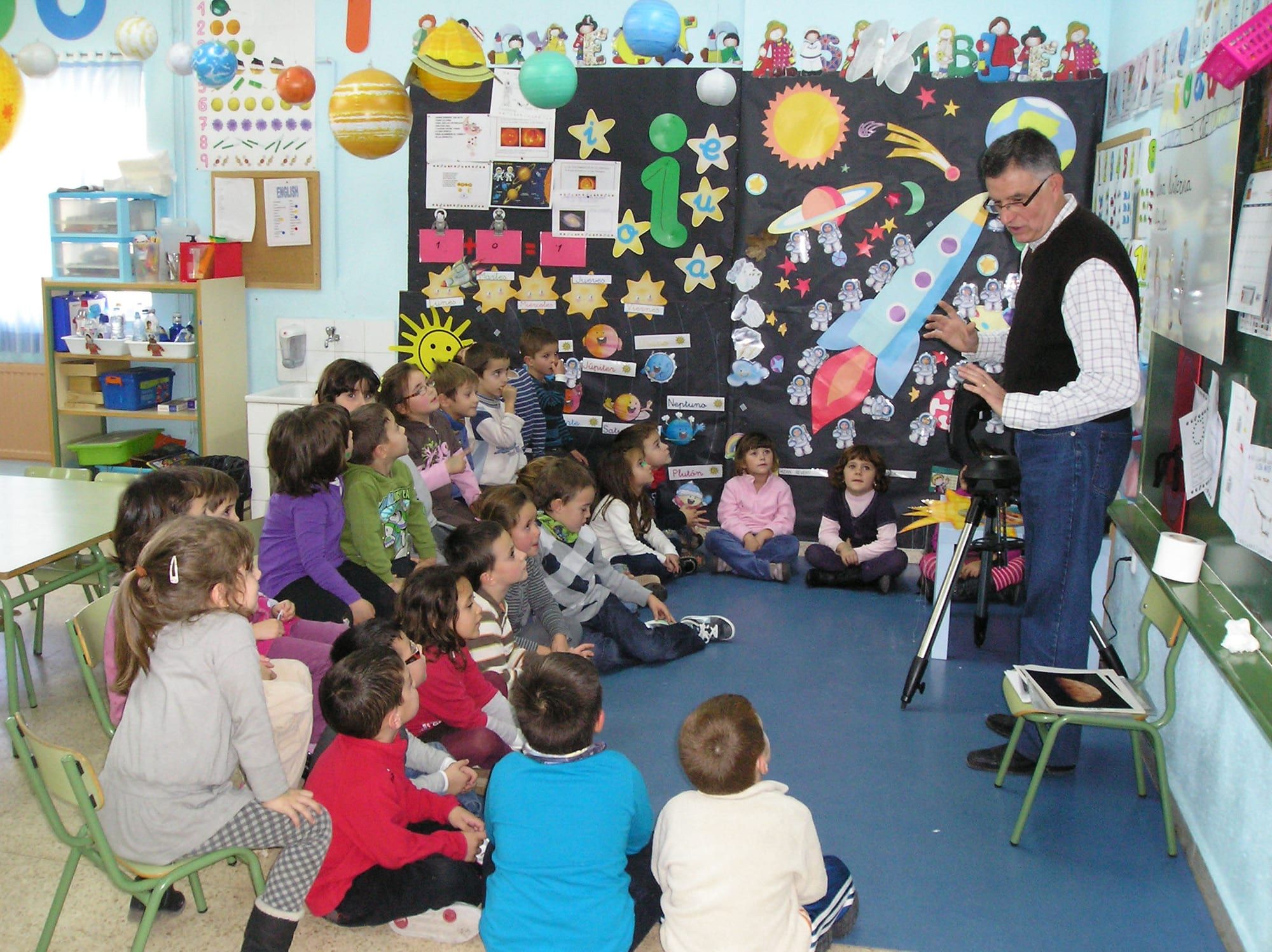 Fotografía de la actividad: Actividad Divulgativa en Centros de Enseñanza