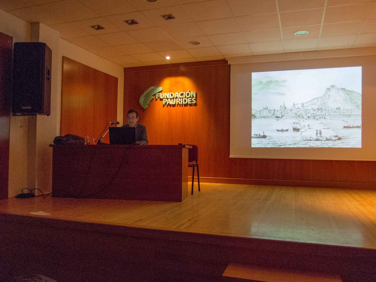 Fotografía de la actividad: Charla Jorge Juan y la Astronomía en España