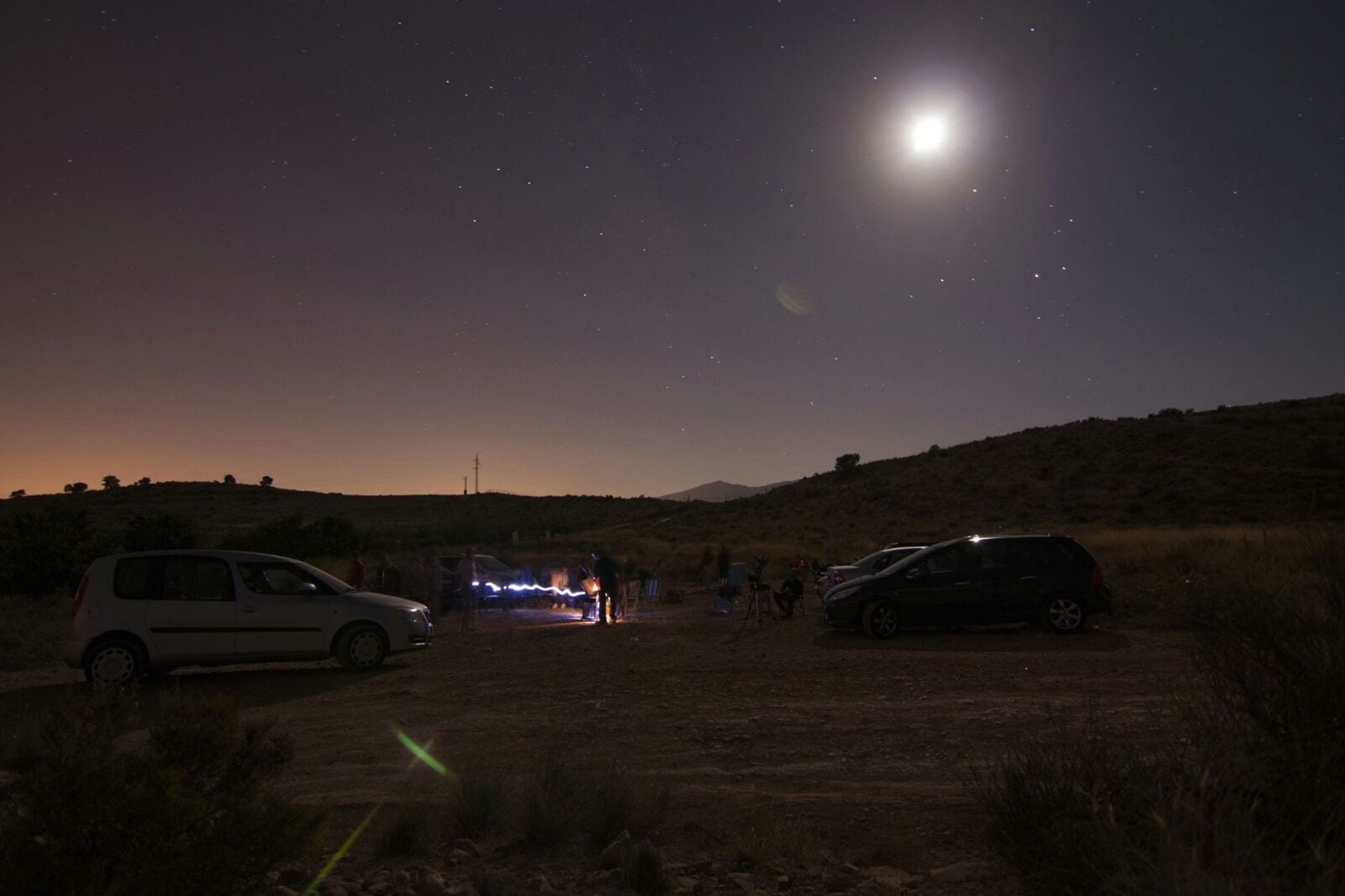 Fotografía de la actividad: Los Amigos de la Astronomía reúnen a más de 100 personas para observar las Perseidas.
