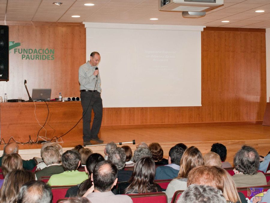 Fotografía de la actividad: Encuentros con la ciencia. Juan Senent (11)