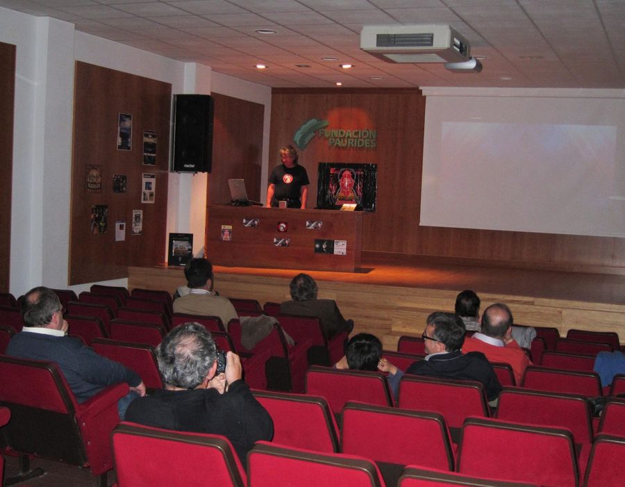 Fotografía de la actividad: Concierto de música electrónica. Yuri´s Night. (4)