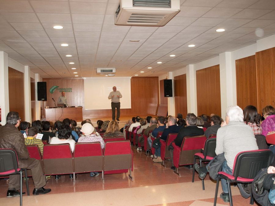 Fotografía de la actividad: Encuentros con la ciencia. Juan Senent (7)