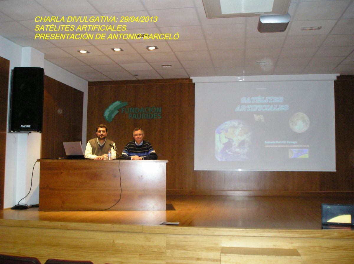 Fotografía de la actividad: Charla satelites artificiales antonio barcelo