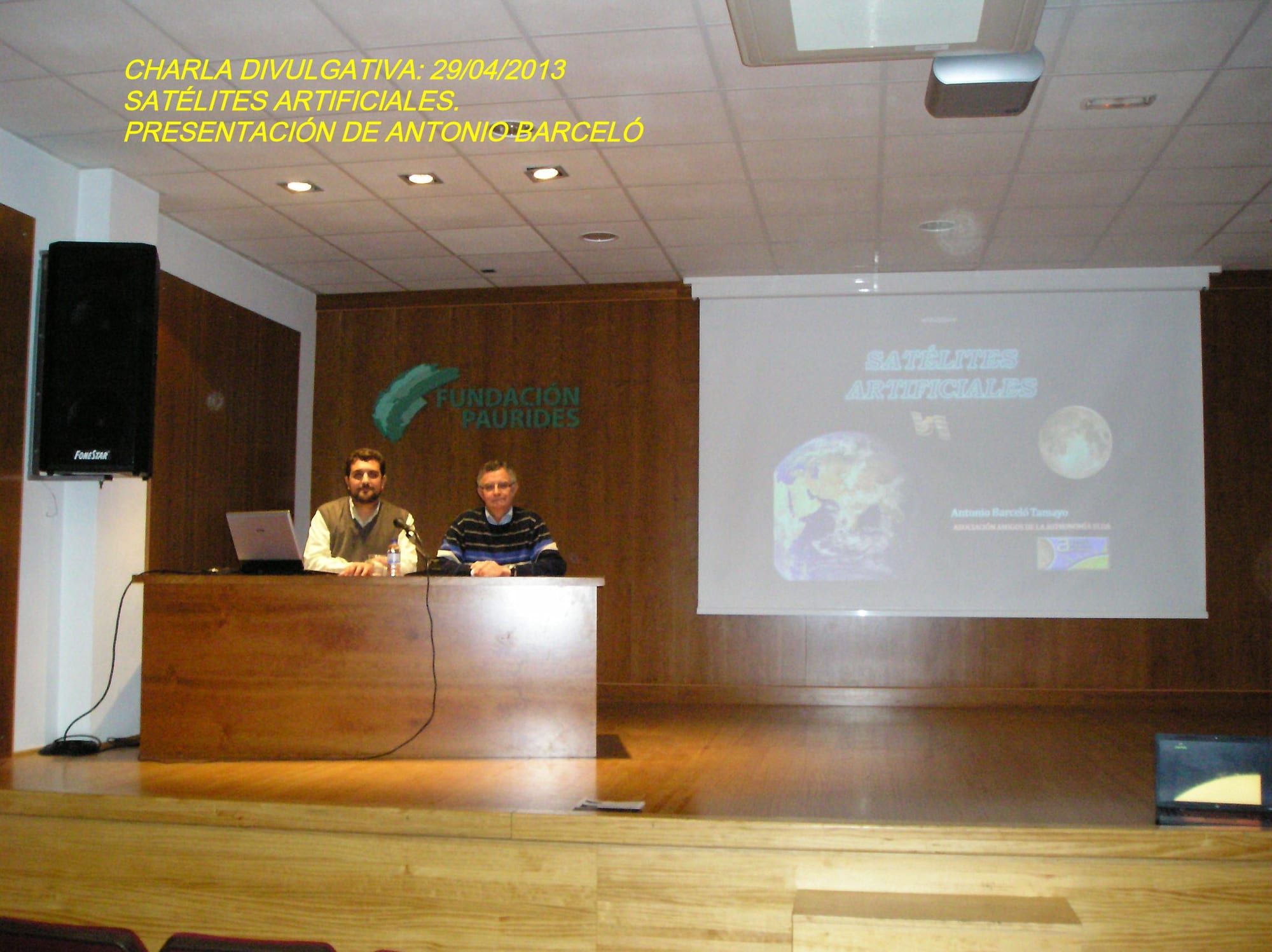Fotografía de la actividad: Charla satelites artificiales antonio barcelo