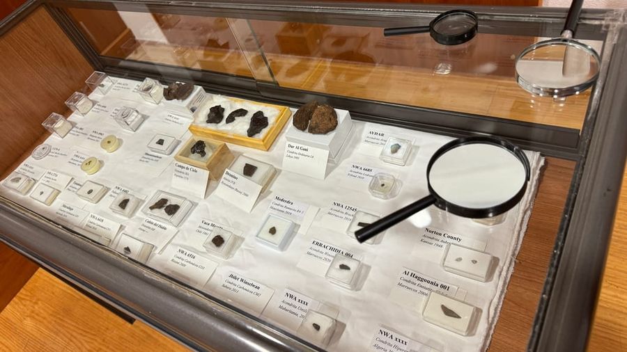 Fotografía de la actividad: Jornada sobre Meteoritos en la Fundación Paurides. (3)