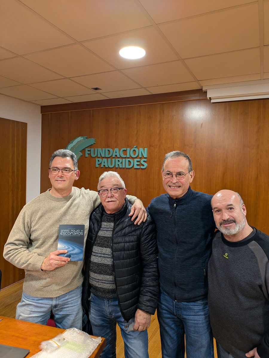 Fotografía de la actividad: Crónica de la presentación del libro "Entre polvo y escombros" de Victoriano Canales (11)